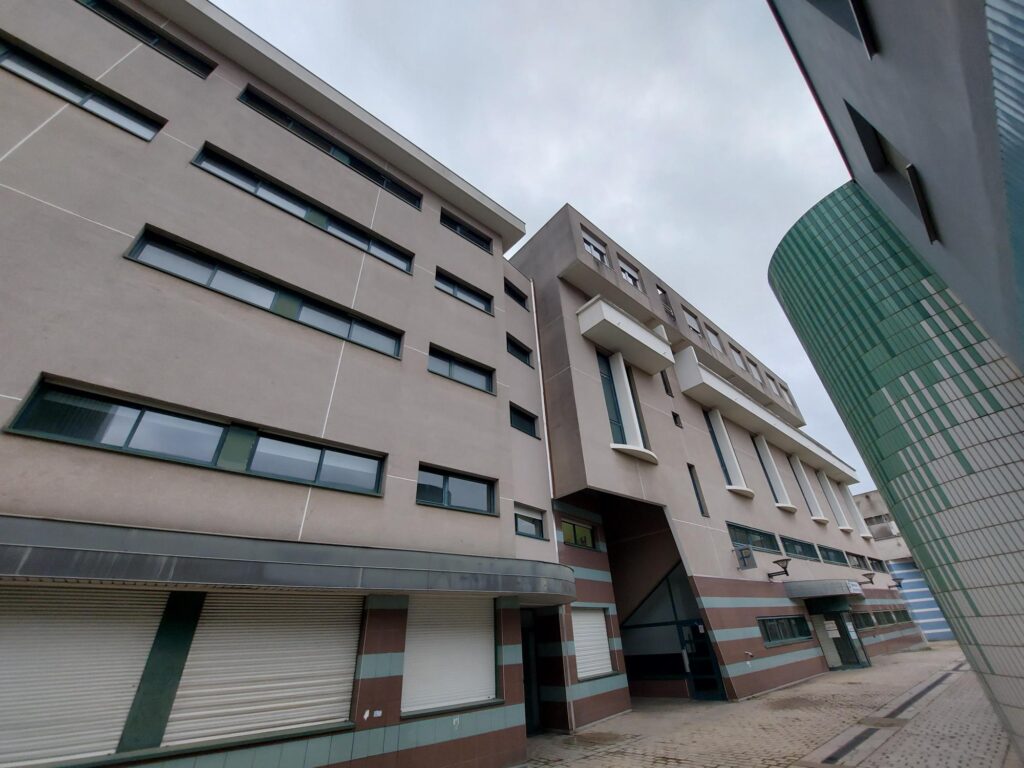 Mise en avant du local d'activitée : 12 Allée Henri Michaux 38090 Villefontaine